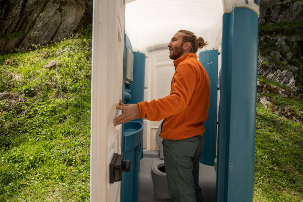 Porta potty delivery and setup in Peabody, KS